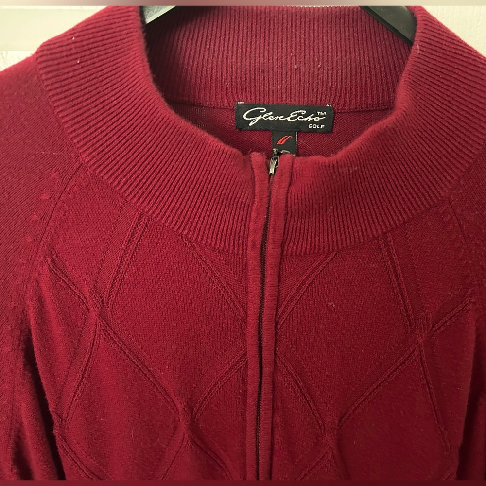 Men’s “Glen Echo” Golf sweater with long sleeves, XL maroon w/ Zip 1/3 front.